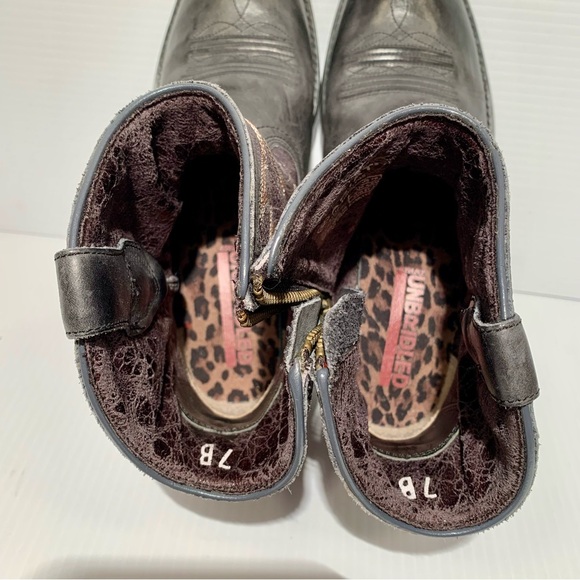 Ariat Western women Booties. - Picture 6 of 9